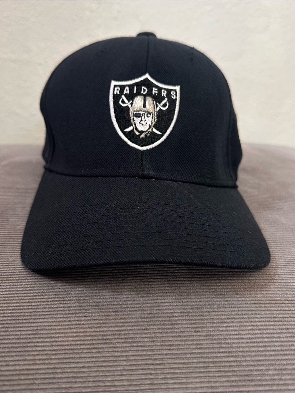 VINTAGE Oakland Raiders STARTER Black Strap Back Adult One Size The Right Hat